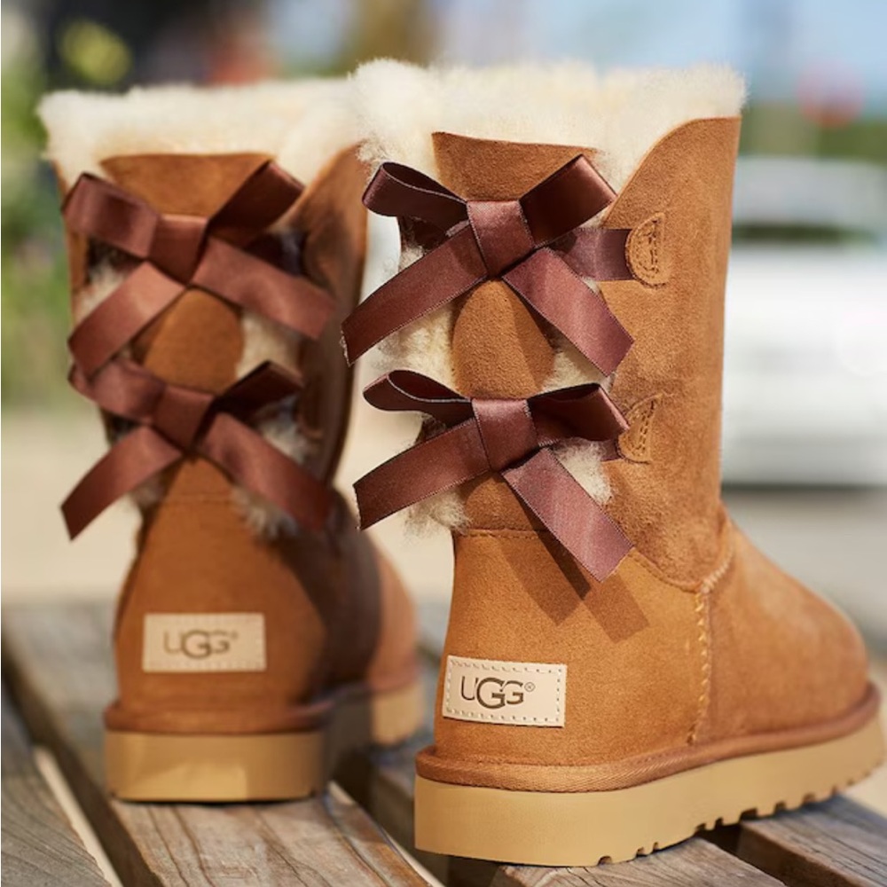 UGG Bailey Bow II - Chestnut